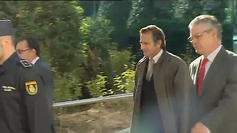 Los Pujol le piden ayuda al excomisario Villarejo Los Pujol le piden ayuda al excomisario Villarejo