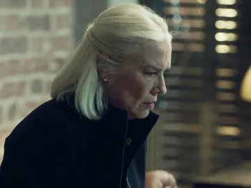 Begoña, indignada por la readmisión de Amaia: "No puedo soportar verla aquí día tras día" Begoña, indignada por la readmisión de Amaia: "No puedo soportar verla aquí día tras día"