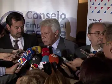 Felipe González ve a los independentistas "en una posición binaria" en la que "es muy difícil que haya negociación" Felipe González ve a los independentistas "en una posición binaria" en la que "es muy difícil que haya negociación"