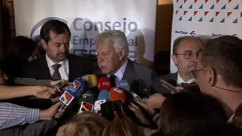 Felipe González ve a los independentistas "en una posición binaria" en la que "es muy difícil que haya negociación" Felipe González ve a los independentistas "en una posición binaria" en la que "es muy difícil que haya negociación"