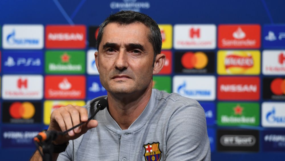 Ernesto Valverde, en rueda de prensa con el Barcelona