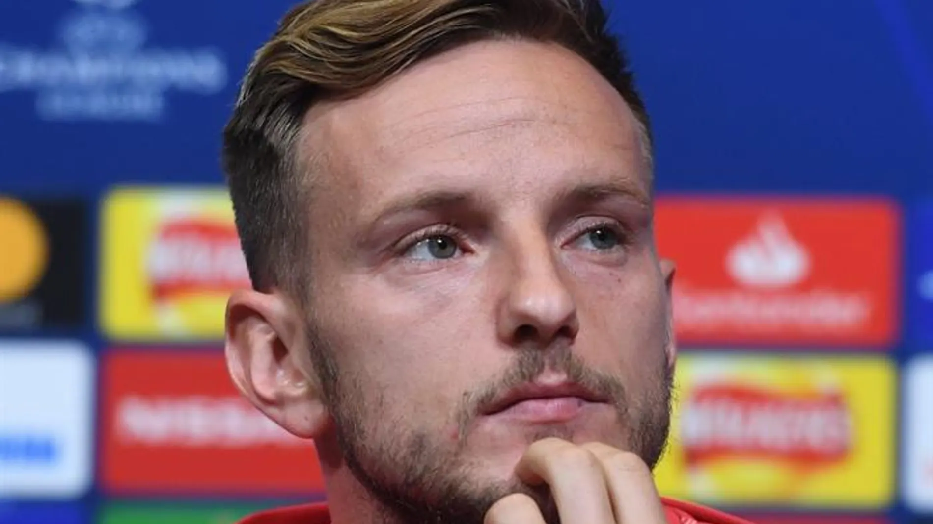 Ivan Rakitic, en rueda de prensa Ivan Rakitic, en rueda de prensa