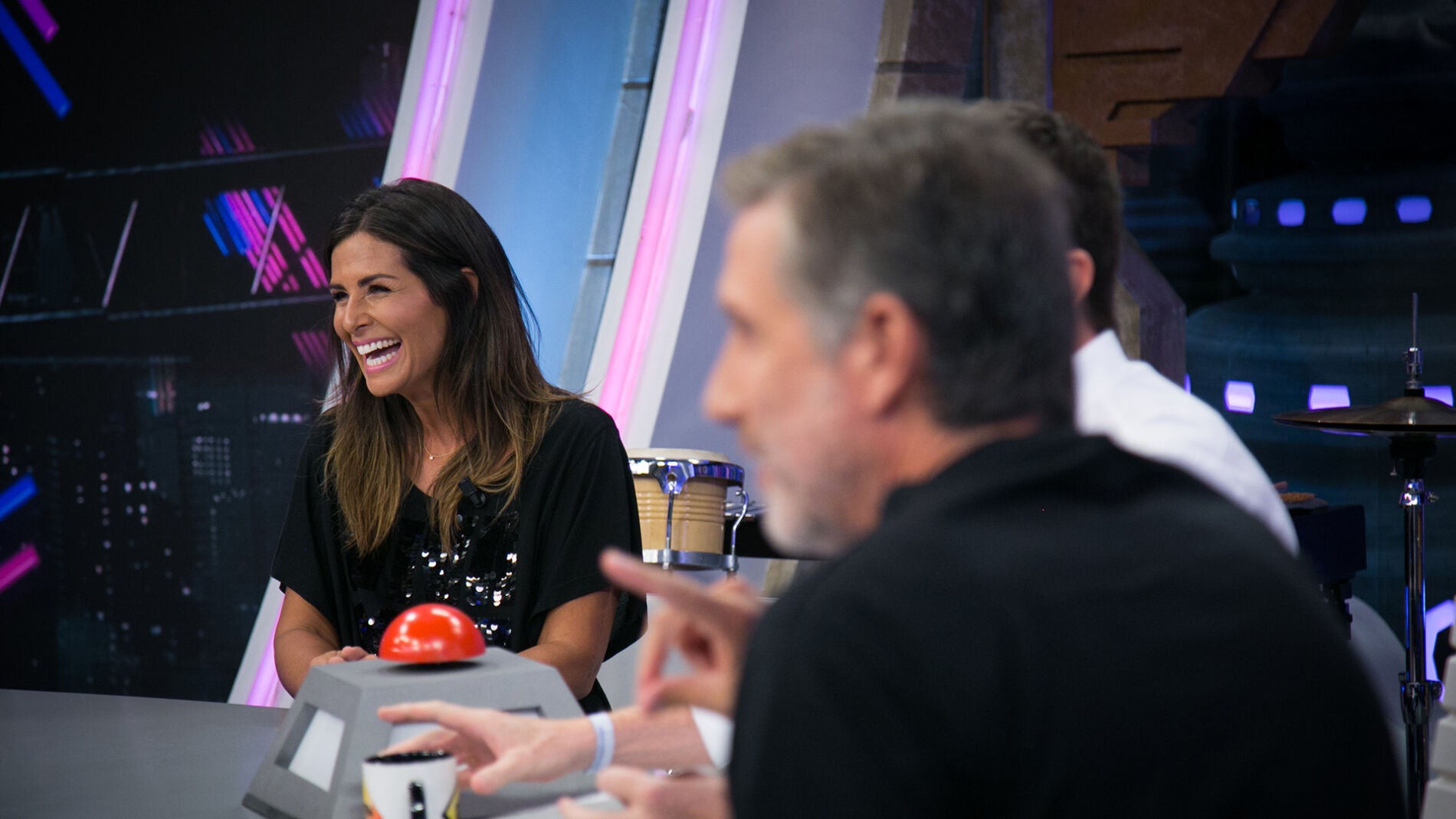 Nuria Roca y Emilio Arag&oacute;n recuerdan en 'El Hormiguero 3.0' c&oacute;mo fue el beso que se dieron