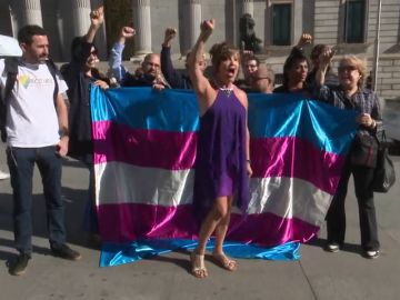 Un grupo de transexuales inicia una huelga de hambre: "Si no hay fecha para la Ley Trans, habrá furia trans" 