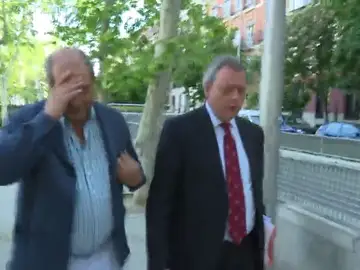Un empresario cuenta cómo pagaba fiestas del PP a cambio de adjudicaciones Un empresario cuenta cómo pagaba fiestas del PP a cambio de adjudicaciones