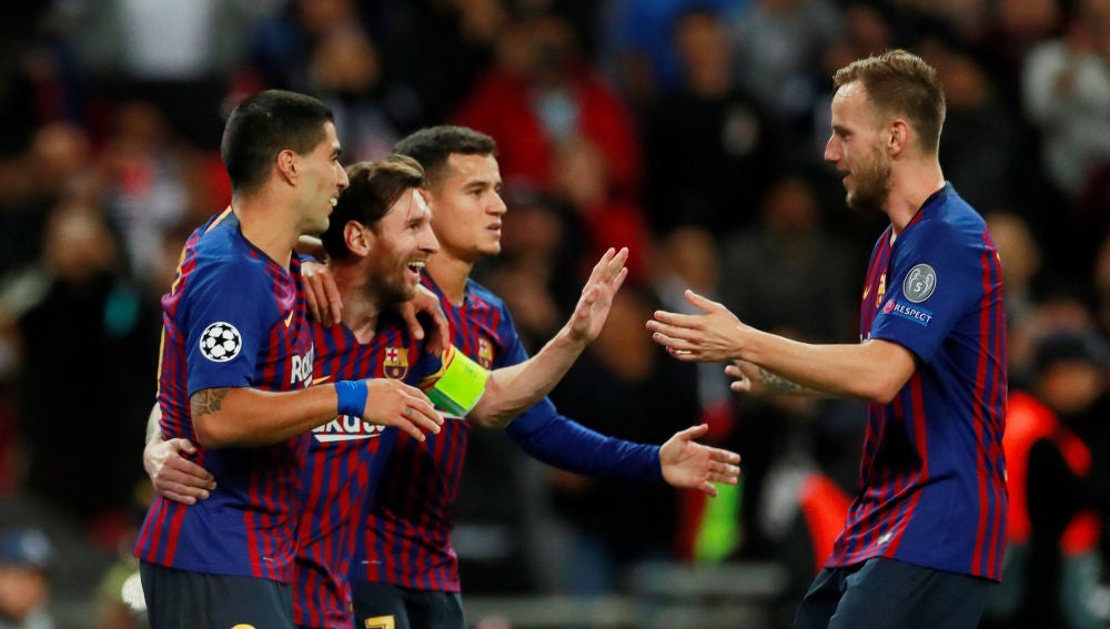 Los jugadores del Barça celebran un gol