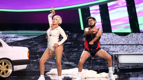 Te mostramos un adelanto de la loca actuación de Silvia Abril y José Corbacho Te mostramos un adelanto de la loca actuación de Silvia Abril y José Corbacho