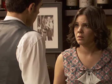 Isaac tiene que comunicar algo muy importante a Matías y Marcela Isaac tiene que comunicar algo muy importante a Matías y Marcela
