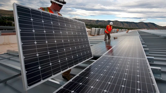 El Gobierno de Aragón creará un núcleo formativo sobre energías renovables El Gobierno de Aragón creará un núcleo formativo sobre energías renovables