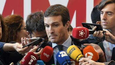 Casado asegura que no puede tolerar que quienes están en prisión provisional sean los que manden en el futuro del país