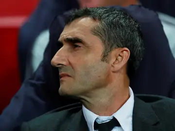 Ernesto Valverde observa desde el banquillo azulgrana Ernesto Valverde observa desde el banquillo azulgrana