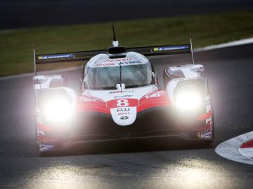 El Toyota de Fernando Alonso en pista