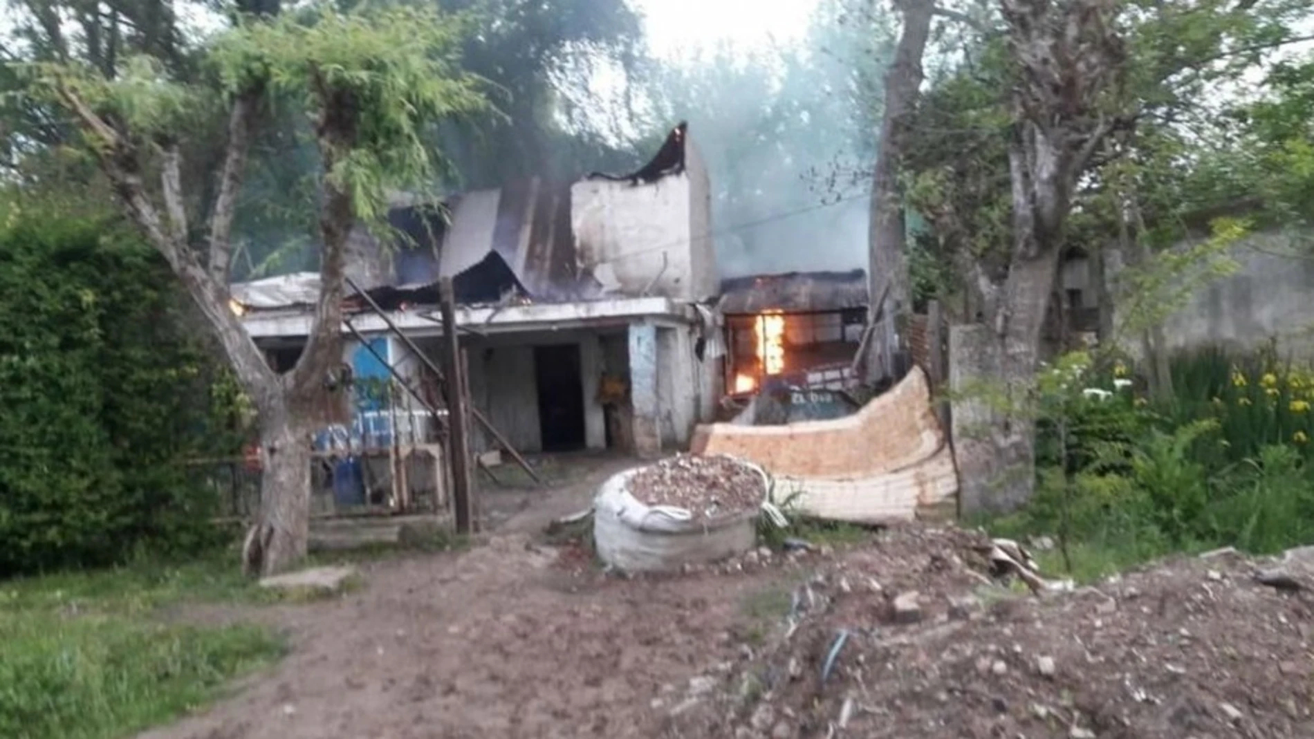 Imagen de la casa ardiendo Imagen de la casa ardiendo