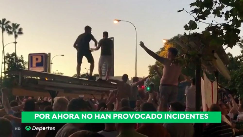 Los 'hooligans' toman Sevilla antes del España - Inglaterra: ebrios desde primera hora de la tarde