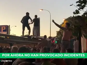 Los 'hooligans' toman Sevilla antes del España - Inglaterra: ebrios desde primera hora de la tarde Los 'hooligans' toman Sevilla antes del España - Inglaterra: ebrios desde primera hora de la tarde