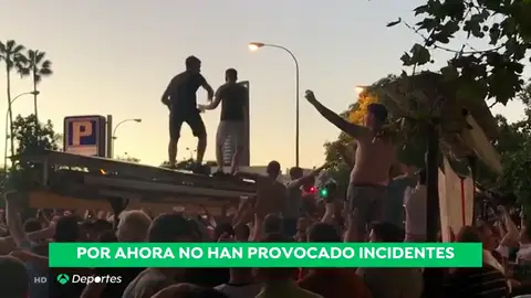 Los 'hooligans' toman Sevilla antes del España - Inglaterra: ebrios desde primera hora de la tarde Los 'hooligans' toman Sevilla antes del España - Inglaterra: ebrios desde primera hora de la tarde