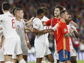 Jugadores de las selecciones de España e Inglaterra durante el partido de la Liga de las Naciones disputado esta noche en el estadio Benito Villamarín Jugadores de las selecciones de España e Inglaterra durante el partido de la Liga de las Naciones disputado esta noche en el estadio Benito Villamarín