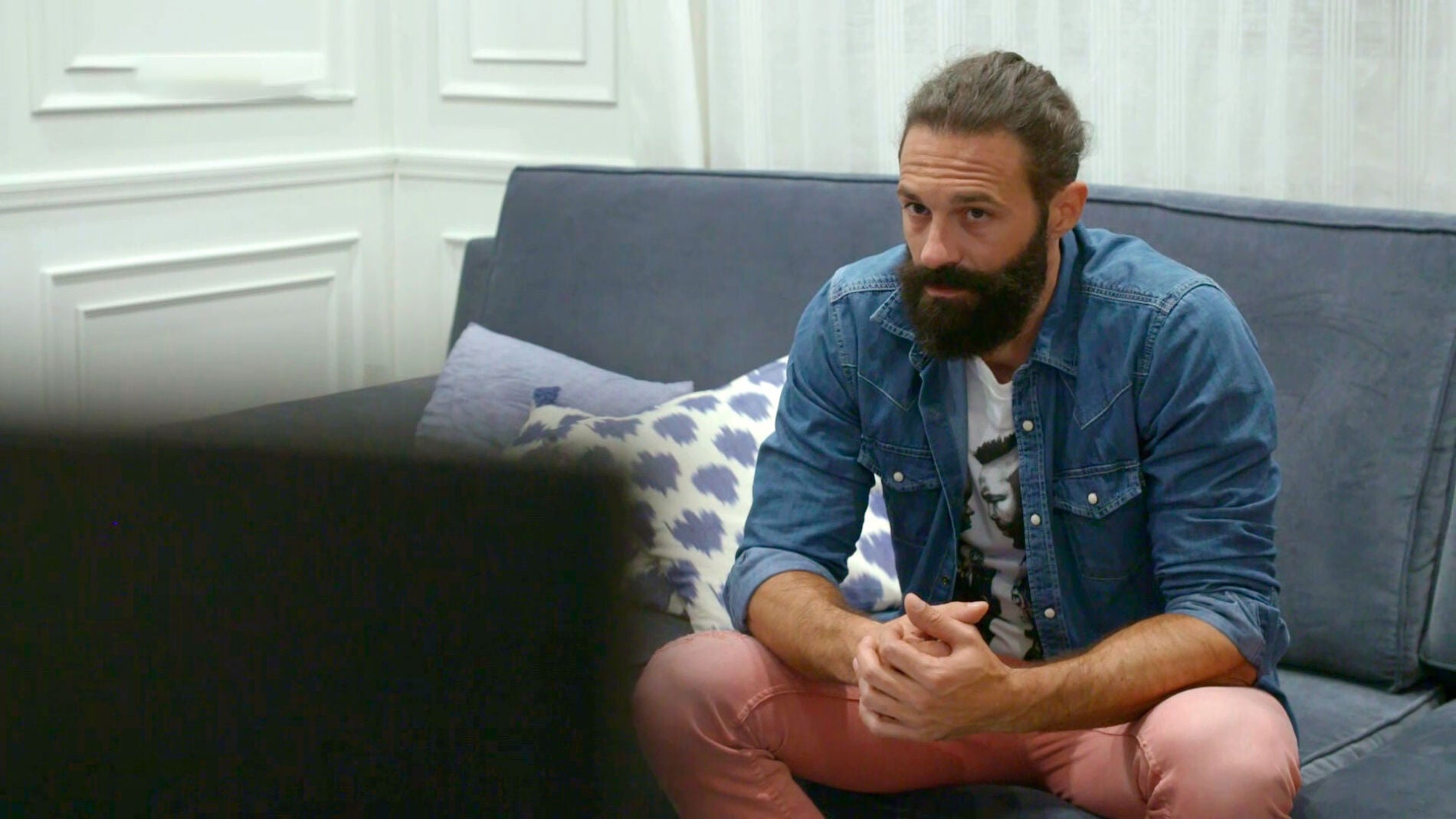 Miquel prueba de su propia medicina, los celos