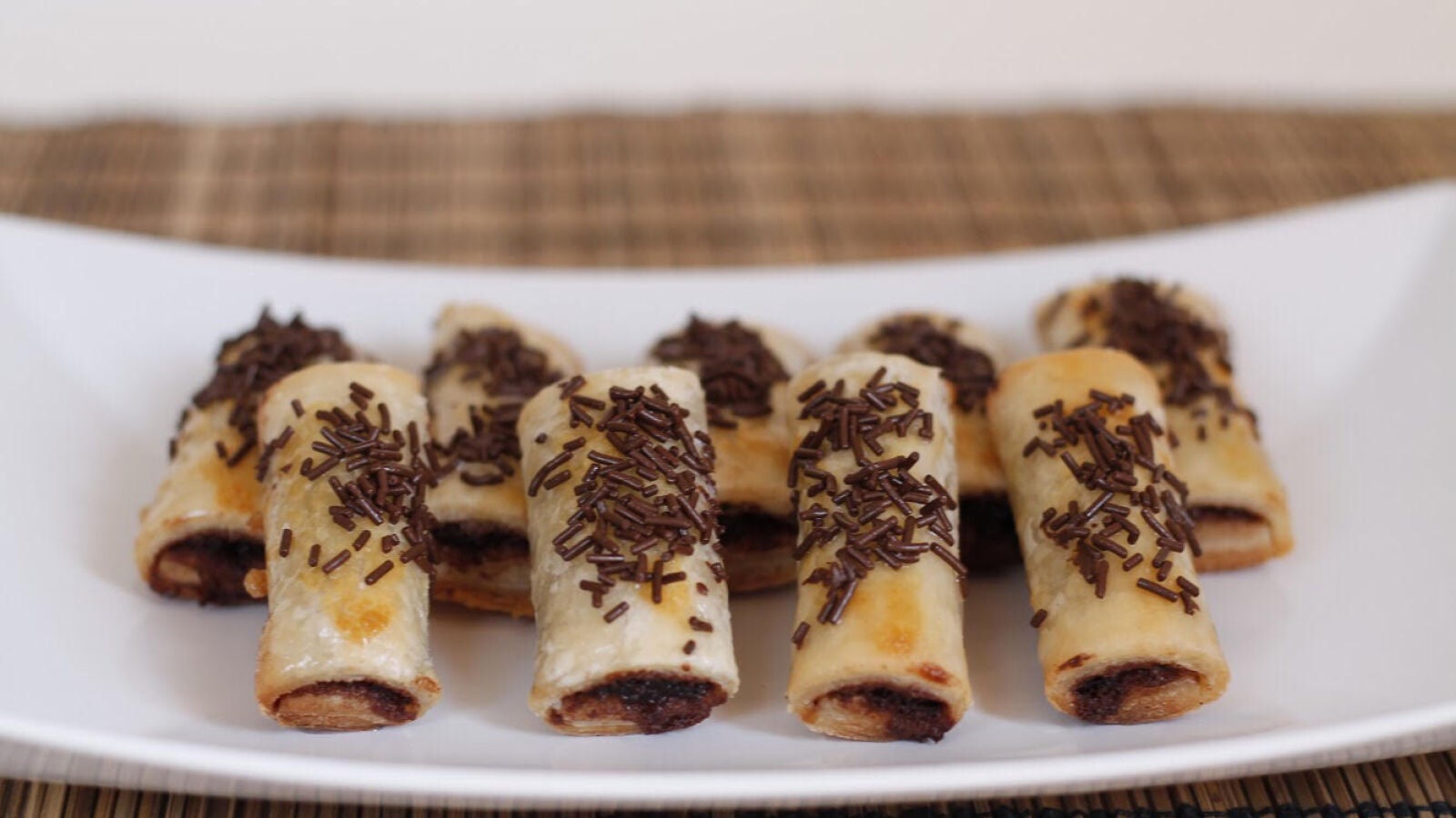  Mini napolitanas sin gluten y sin lactosa rellenas de crema de cacao y avellanas