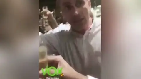 "¡Por España! y el traidor que la abandone no encuentre quien le perdone", el brindis de VOX al estilo de los Tercios de Flandes "¡Por España! y el traidor que la abandone no encuentre quien le perdone", el brindis de VOX al estilo de los Tercios de Flandes