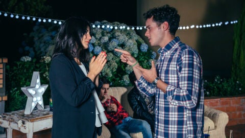 Pareja hablando