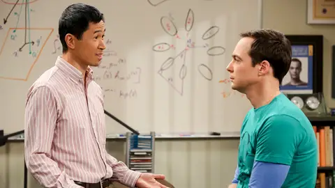 The Big Bang Theory - Temporada 12 - Capítulo 4: La turbulencia Tam The Big Bang Theory - Temporada 12 - Capítulo 4: La turbulencia Tam