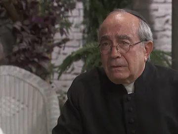 María cuenta la noticia a Don Anselmo: "Alguien muy cercano a nosotros puede haber secuestrado a mis padres" María cuenta la noticia a Don Anselmo: "Alguien muy cercano a nosotros puede haber secuestrado a mis padres"
