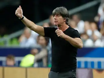 Joachim Löw, en el partido ante Francia en París Joachim Löw, en el partido ante Francia en París