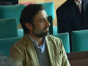 El Supremo rebaja a dos años y medio la condena de prisión a los seis hermanos Ruiz-Mateos por un delito de estafa agravada El Supremo rebaja a dos años y medio la condena de prisión a los seis hermanos Ruiz-Mateos por un delito de estafa agravada