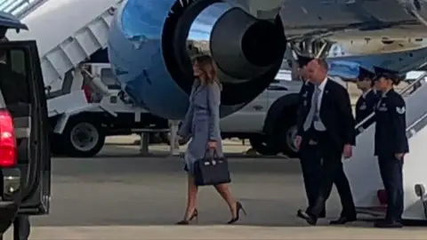 El avión de Melania Trump, obligado a aterrizar de emergencia por un problema técnico El avión de Melania Trump, obligado a aterrizar de emergencia por un problema técnico