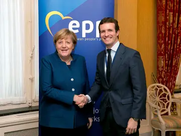 Pablo Casado y Angela Merkel se reúnen en Bruselas Pablo Casado y Angela Merkel se reúnen en Bruselas