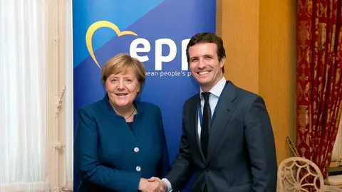 Pablo Casado y Angela Merkel se reúnen en Bruselas Pablo Casado y Angela Merkel se reúnen en Bruselas