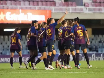 Las jugadoras del Barça celebran uno de los goles contra el Glasgow Las jugadoras del Barça celebran uno de los goles contra el Glasgow