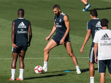 Benzema, durante un entrenamiento del Real Madrid Benzema, durante un entrenamiento del Real Madrid