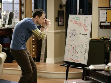 Sheldon intentando contestar nuestras preguntas Sheldon intentando contestar nuestras preguntas