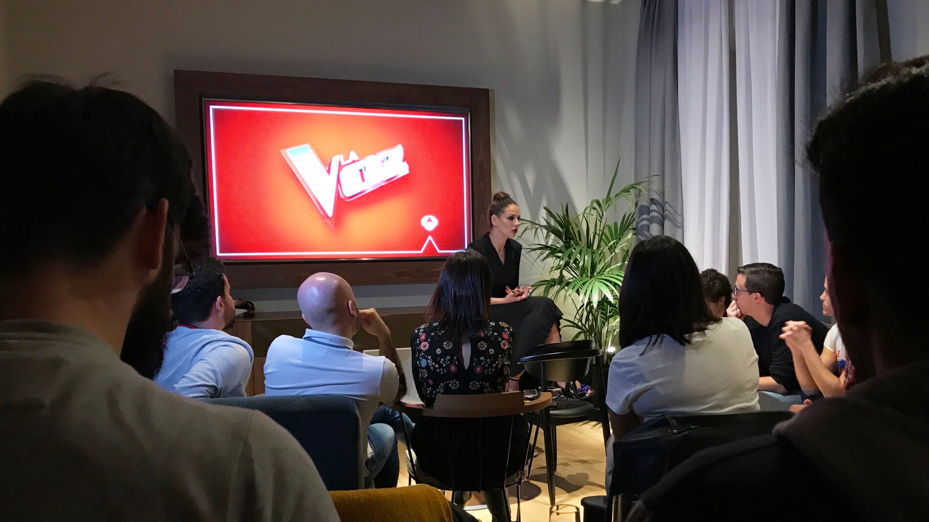 Eva González en su encuentro con la prensa