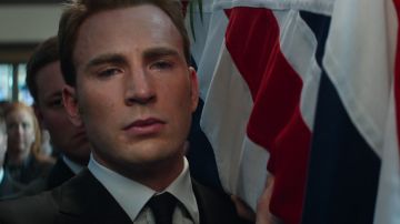 Chris Evans como Steve Rogers Chris Evans como Steve Rogers