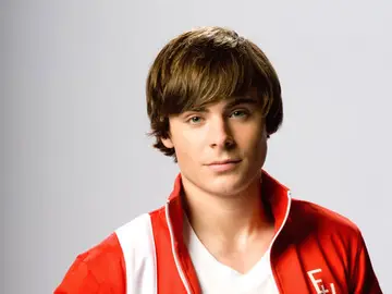 Zac Efron como Troy Bolton en 'High School Musical' Zac Efron como Troy Bolton en 'High School Musical'