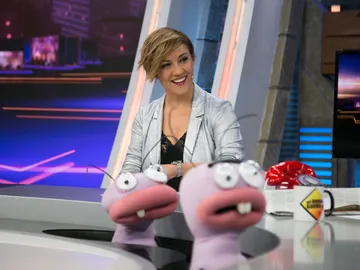 Cristina Pardo muestra a Jordi Évole el extraño discurso de Dolors Montserrat en el Congreso Cristina Pardo muestra a Jordi Évole el extraño discurso de Dolors Montserrat en el Congreso