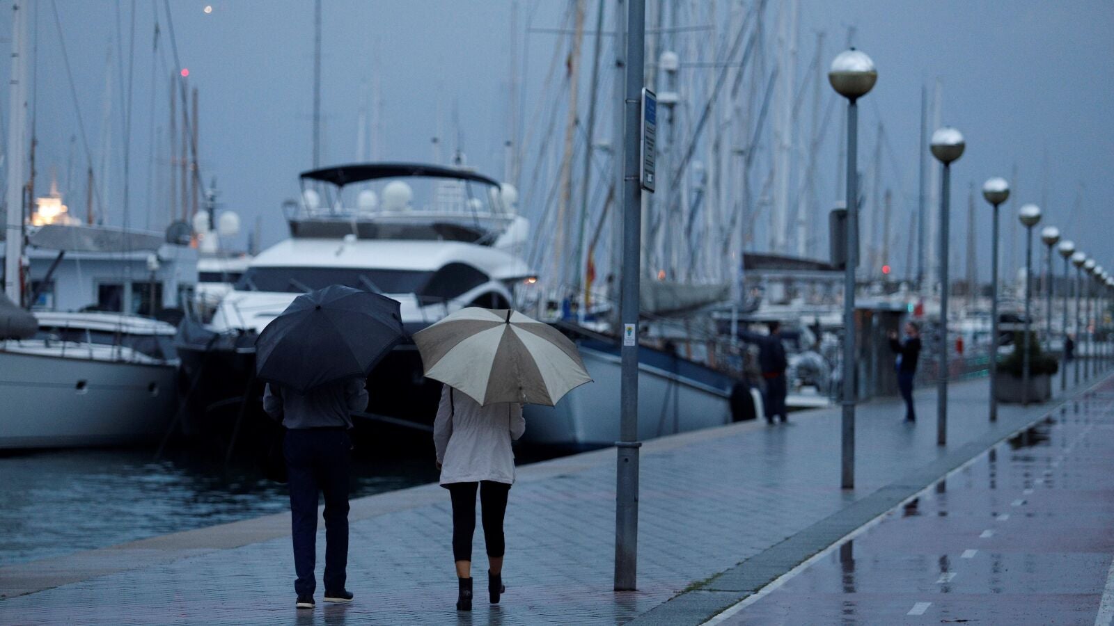 Las lluvias provocan el desbordamiento de un torrente en Manacor