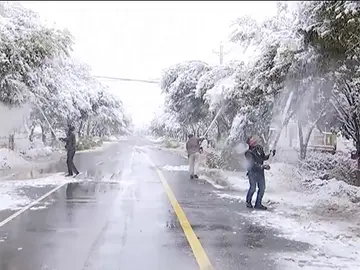 Una tormenta de nieve azota la región de Xinjiang Una tormenta de nieve azota la región de Xinjiang