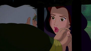 Bella y su padre en 'La Bella y la Bestia'