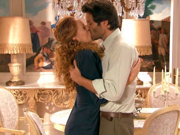 Gabriel besa sin frenos a Natalia: "Quiero seguir haciendo lo que quiero"