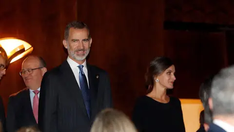 Los reyes Felipe y Letizia, a su llegada al XXVII Concierto Premios Princesa de Asturias Los reyes Felipe y Letizia, a su llegada al XXVII Concierto Premios Princesa de Asturias