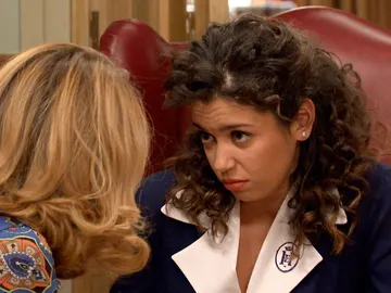Amelia se sincera con Luisita: "Le dejé plantado en el altar" Amelia se sincera con Luisita: "Le dejé plantado en el altar"