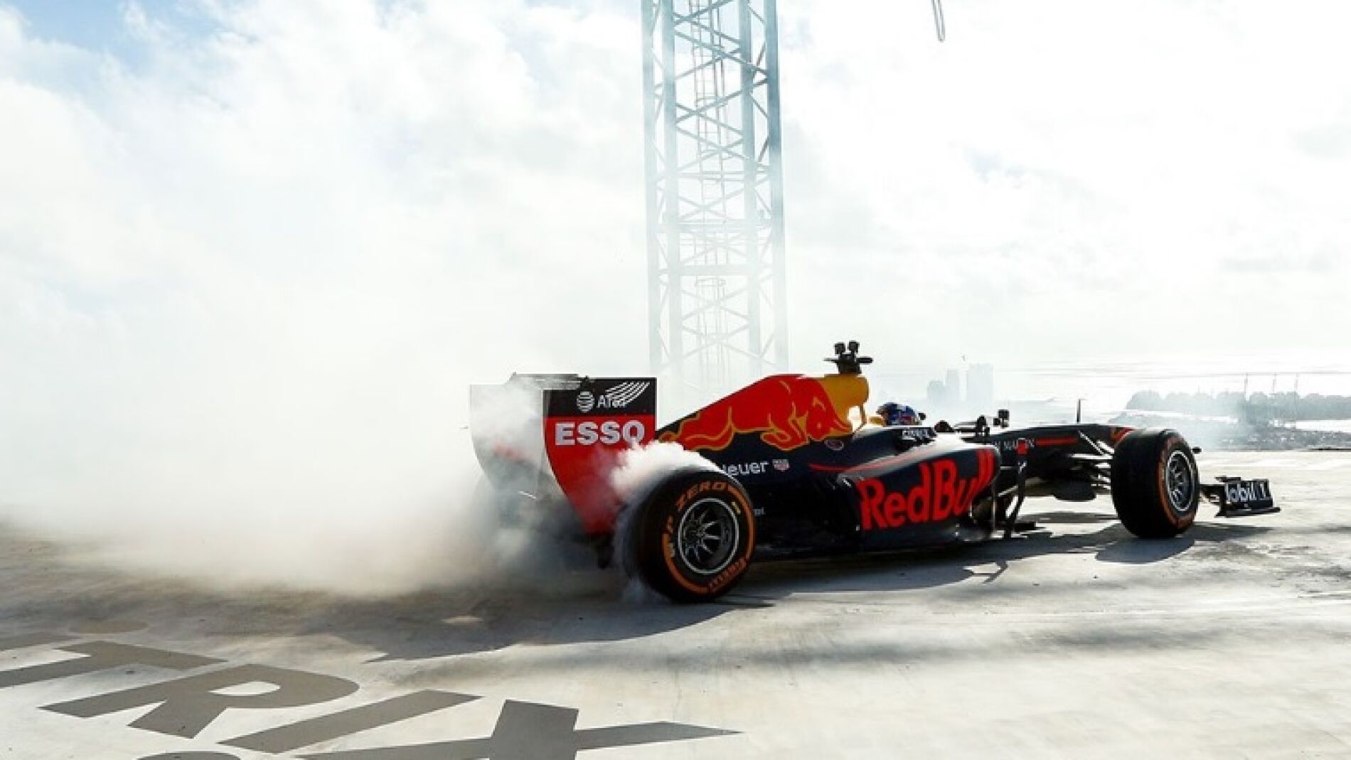 Imagen del Red Bull encima de un rascacielos de Miami