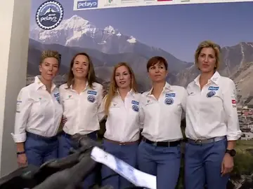 Cinco supervivientes de cáncer de mama recorrerán en bicicleta el valle nepalí de Annapurna Cinco supervivientes de cáncer de mama recorrerán en bicicleta el valle nepalí de Annapurna