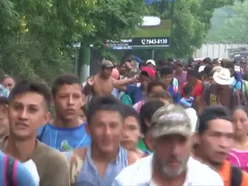 La caravana de migrantes hondureños llega a México La caravana de migrantes hondureños llega a México