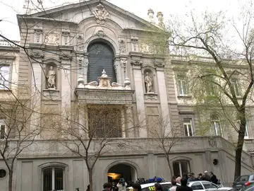 Noticias 2 Antena 3 (19-10-18) El Tribunal Supremo podría rectificar su fallo sobre imponer a la banca el impuesto de hipotecas Noticias 2 Antena 3 (19-10-18) El Tribunal Supremo podría rectificar su fallo sobre imponer a la banca el impuesto de hipotecas