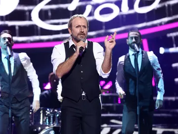 Antonio Garrido se vuelve un 'Amante bandido' y nos conquista como Miguel Bosé Antonio Garrido se vuelve un 'Amante bandido' y nos conquista como Miguel Bosé
